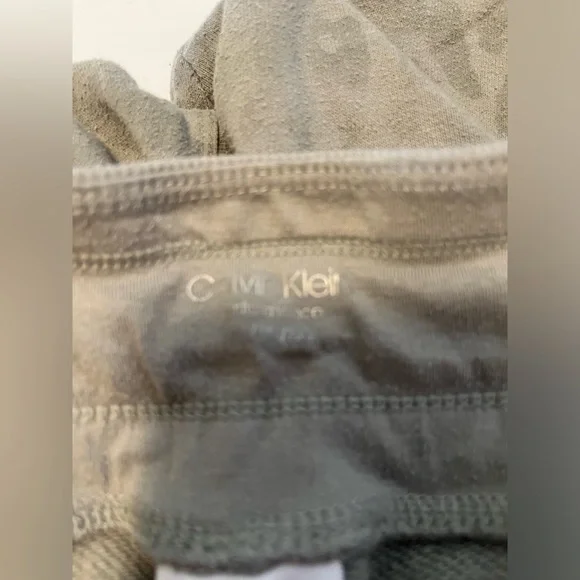 X-large Calvin Klein sweats - Picture 5 of 5